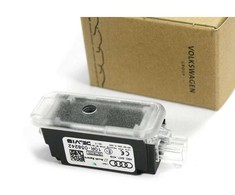 VAG Originalus AUDI Audi Rs5 Coupe Sportb. Led šviesa su \"Audi Sport\" logotipu 4S0947409