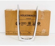 VAG Originalus AUDI Q5 dangtelio rėmas 8R0863305TQP8