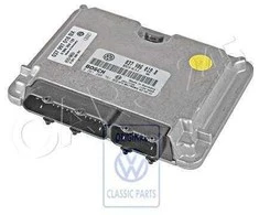 VAG Originalus Volkswagen valdymo blokas benzininiam varikliui NOS 037997018BX
