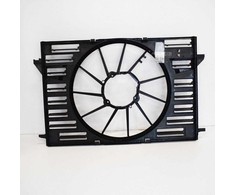 Vag Radiator Apsauga Audi A4 B9 Originalus 8W0121207B