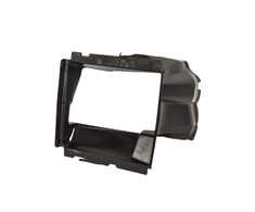 VAG "Volkswagen Touareg 7P 3.0i" kairės pusės tarpinio aušintuvo oro kanalas originalus 7P6117335