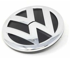 VAG VW CRAFTER galinių sidabrinių galinių durelių emblema 2E1853600A Originali