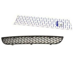 VOLVO V70 MK1 priekinis bamperis apatinė vidurinė grotelė Originali 9190034
