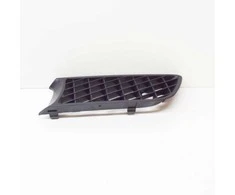 VOLVO V70 MK1 priekinis bamperis kairės pusės grotelės originalios 9190033