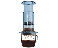 AeroPress – skaidrios mėlynos spalvos kavos virimo aparatas