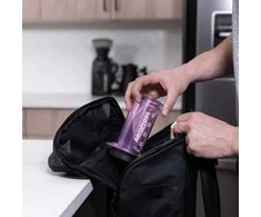 AeroPress – skaidrios violetinės spalvos kavos virimo aparatas