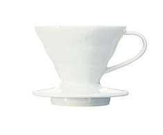 Hario V60 keraminis kavos lašintuvas baltas 01