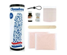 „Cloneboy“ – „Dildo Delftware“.