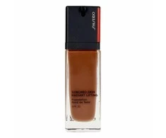 „Shiseido Synchro Skin Radiant Stangrinamasis“ skystas makiažo pagrindas 550 SPF 30, 30 ml