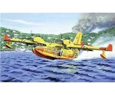Surenkamas lėktuvo modelis Canadair CL-415 1/72 Heller 80370