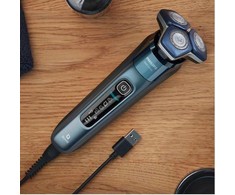 Philips Series 7000 Drėgnojo ir sausojo skutimo elektrinė barzdaskutė S7882/55