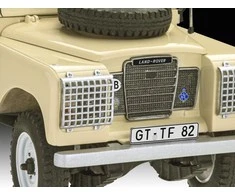 Revell Land Rover Series III 1:24 ilga ratų bazė, plastikinis rinkinys