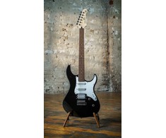 Elektrinė gitara Yamaha Pacifica 112V, juoda