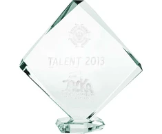 Tryumf 3D graviruotas stiklo trofėjus su dėklu