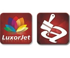 Tryumf Stiklo trofėjus su LuxorJet spalvotu spaudu, graviravimu ir dažų užpildu