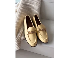 Boto Moteriški elegantiški gelsvi mokasinai su papuošimu
