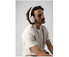 „Skullcandy Hesh 360“ ausinės, uždengtos ausimis, baltos, su kaulo spalvos danga.