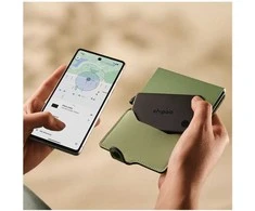 „Chipolo CARD“ – belaidis įkraunamas plonas „Bluetooth“ sekiklis, skirtas „iOS“ ir „Android“, anglies spalvos