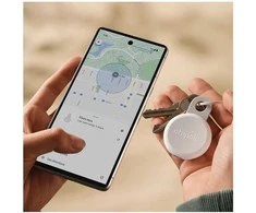 „Chipolo LOOP“ – įkraunamas „Bluetooth“ sekiklis su silikonine kilpa, skirtas „iOS“ ir „Android“, kreidos spalvos