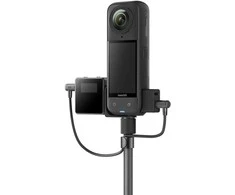 „Insta360 X5“ laikiklis su nematomu mikrofonu ir šaltuoju lizdu