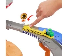 Mattel „Disney Cars“ – Radiator Springs lenktynių ir gelbėjimo gelbėjimo kelio lenktynių rinkinys su 4 žaisliniais automobiliais (JFL57)