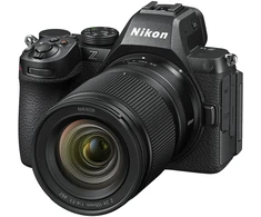 Nikon Z5 II järjestelmäkamera, runko + NIKKOR Z 24-105 mm f/4-7.1 objektiivi