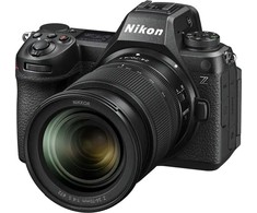 Nikon Z6 III järjestelmäkamera + 24-70 mm f4 objektiivi