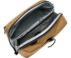 Rankšluostis Peak Design Peak Design Wash Pouch -toilettilaukku, hiekanruskea
