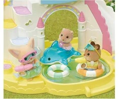 SYLVANIAN FAMILIES Rinkinys „Linksmybės baseine“