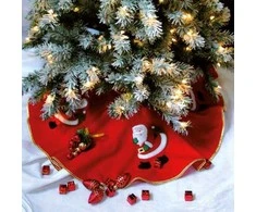 Fééric Lights and Christmas Dekoratyvinis eglutės kilimas su Kalėdų Senelio motyvais, raudonas