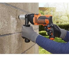 Black &amp; Decker Juodas &amp; Decker Smūginis gręžtuvas BEH850-QS 850W| Rechts-/Linkslauf 13mm SSBF
