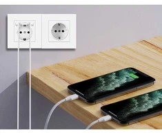 Rozetė su WIFI kamera, SD kortelė: 32 GB (+0 Eur)