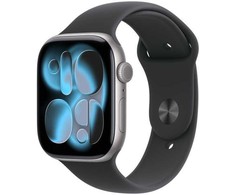 Išmanusis laikrodis „Apple Watch Series 11 GPS“, 46 mm, pilkos spalvos aliuminio korpusas su juodu sportiniu dirželiu – M/L