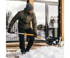 Fiskars X-series™ lenktas sniego stūmiklis