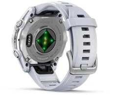 Išmanusis laikrodis Garmin Fenix 8 – 43 mm, AMOLED Sidabrinės spalvos korpusas su baltojo akmens spalvos silikoniniu dirželiu