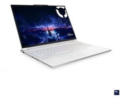 Nešiojamas kompiuteris Lenovo Legion 7 16IAX10 Glacier Baltas (83KY002SCK)