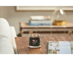 Yankee Candle Aromatinė žvakė Signature glass medium Juodas Coconut 368 g