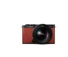 Panasonic Lumix DC-S9K + LUMIX S 20-60mm / F3.5-5.6 (Crimson Raudona)
