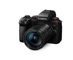 Panasonic LUMIX G9M2 + ES12060 juoda