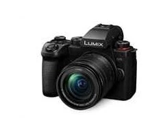 Panasonic LUMIX G9M2 + FS12060 juoda