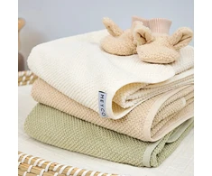 Meyco Baby medvilninis vonios rankšluostis su gobtuvu 75 × 75 cm, Soft Olive