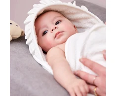 Meyco Baby medvilninis vonios rankšluostis su gobtuvu 80 × 80 cm, Offwhite – Terry Ruffle