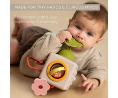Taf Toys lavinamasis sensorinis žaislas kubas Peek &amp; Play Cube