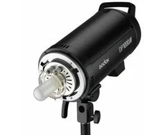 „Godox DP1000III“ studijinė blykstė.