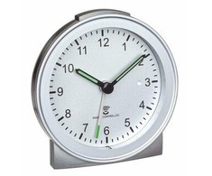 TFA analoginis žadintuvas su radijo bangomis valdomu laiku 60.1517.54