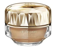 Cle De Peau Beaute Cle De Peau The Foundation O60