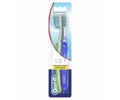 "Oral-B Shiny Clean" dantų šepetėlis vidutinis 2 vienetai
