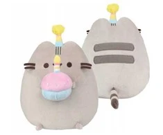 Pusheen - pliušinis talismanas su gimtadienio kepure ir tortu 24 cm