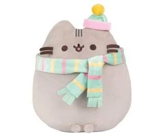 Pusheen - pliušinis talismanas su skara ir kepure 24 cm