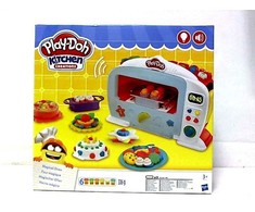 PLAY DOH KITCHEN CASTRY RINKINYS MAGICAL OVEN + priedai B9740